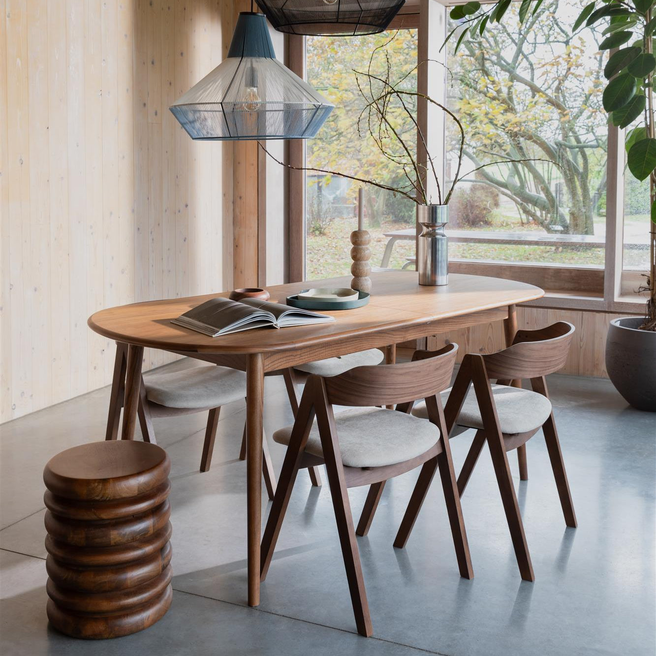 Table Twist Oval Walnut