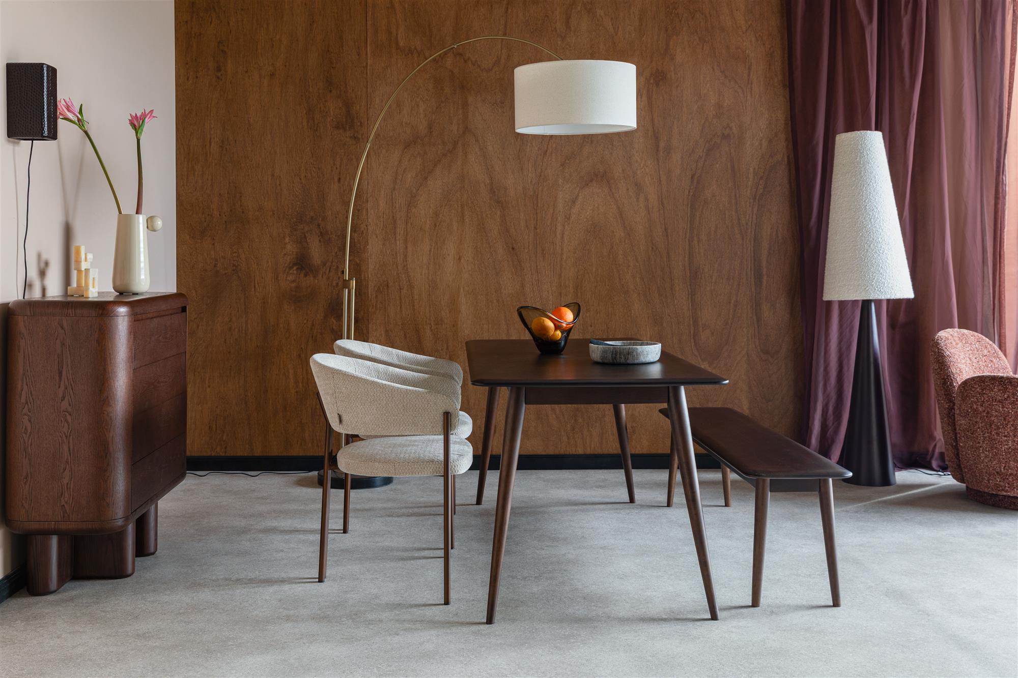 Leroy dining table