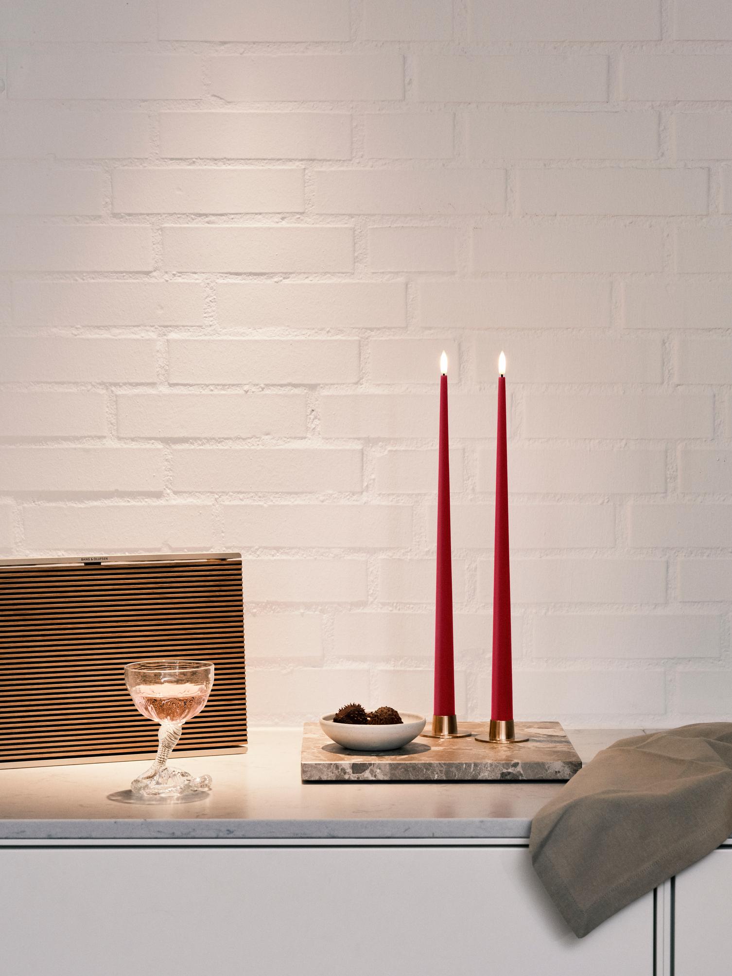 Ester & Erik: The Endless Taper Winter Berry
